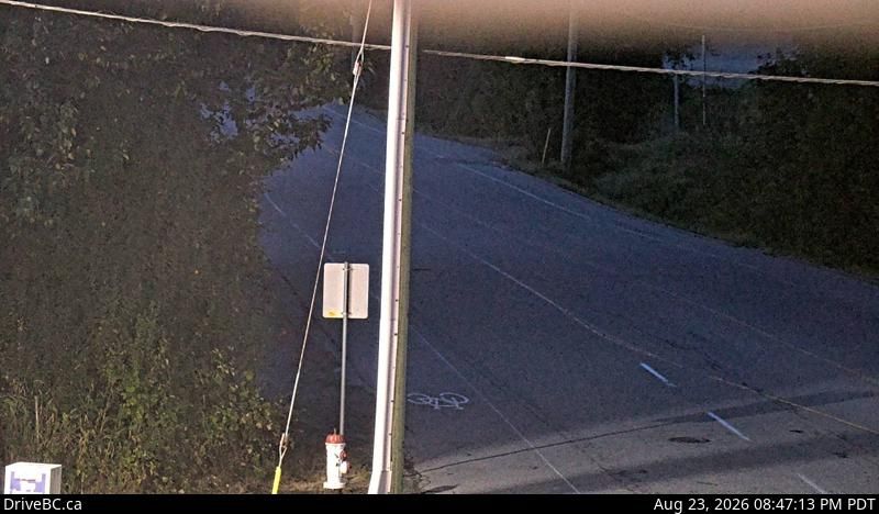 Pitt Meadows › North: Hwy 7 (Lougheed Hwy) at Harris Road, looking north