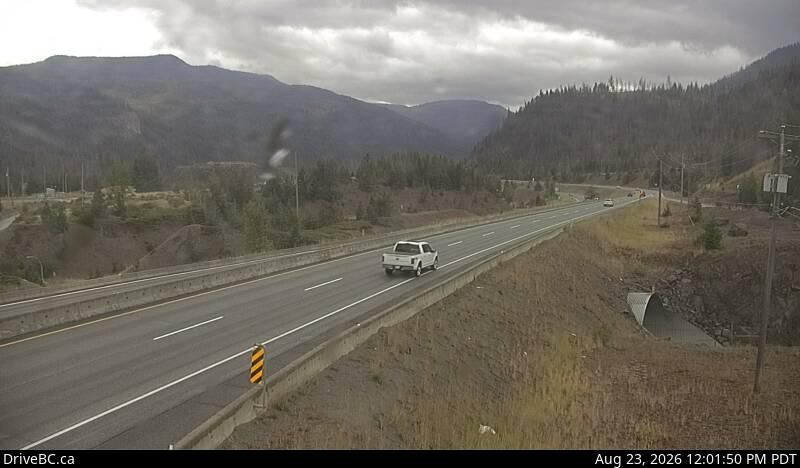 Thompson-Nicola Regional District › South: Hwy 5 at Larson Hill, 36 km south of Merritt, looking south