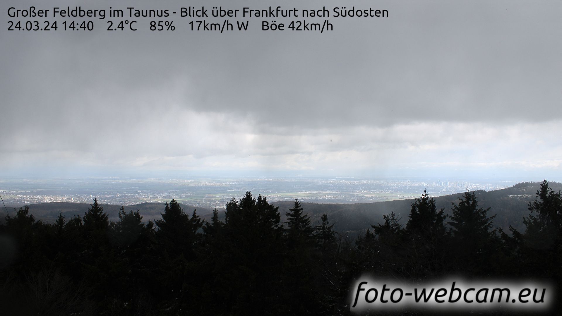 Schmitten: Großer Feldberg im Taunus - Blick über Frankfurt nach Südosten