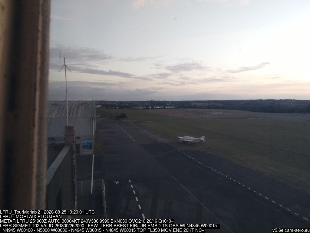 Morlaix › South-West: Ploujean Airport