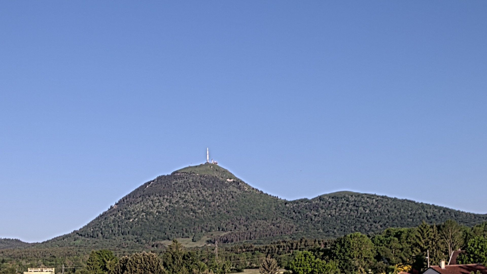 Orcines: Le Puy de Dôme depuis