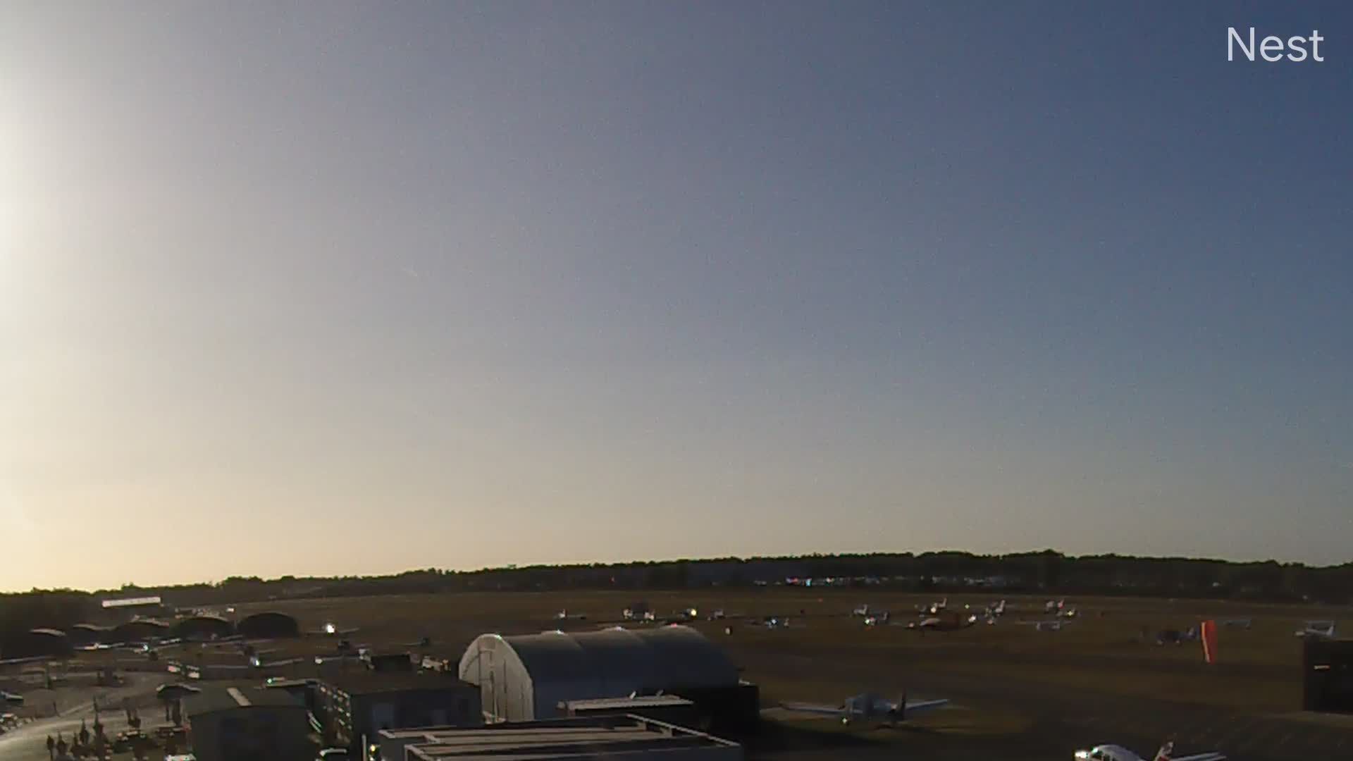 Winchfield › West: Blackbushe Airport - Airport/ Runway