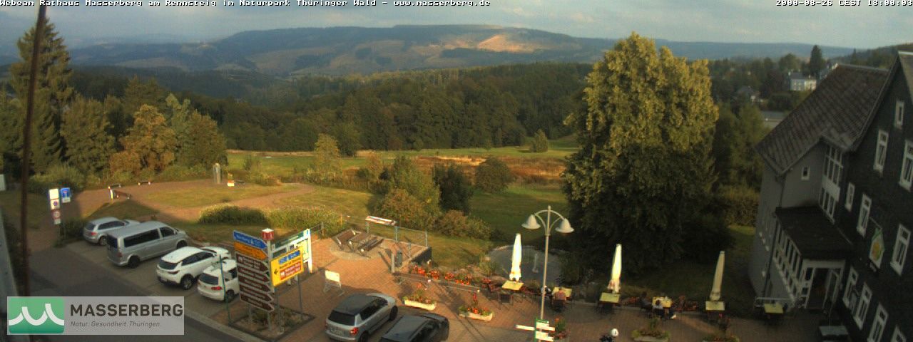 Masserberg: Rathaus - am Rennsteig in Richtung Westen