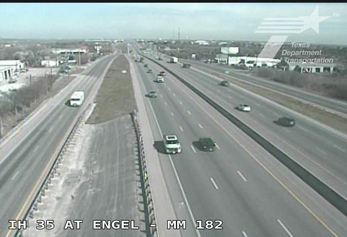 New Braunfels › South: IH 35 at Engle (MM 182)