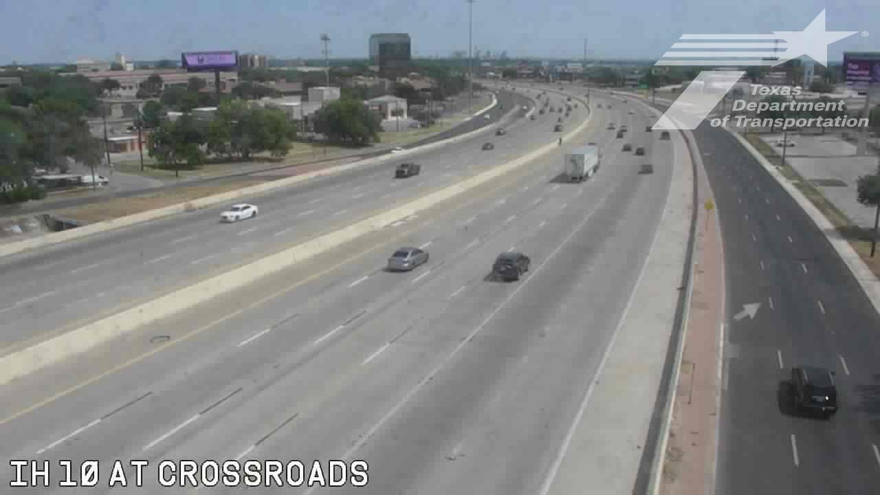 Balcones Heights › East: IH 10 at Crossroads