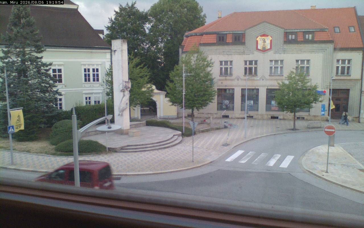 Moravske Budejovice › West