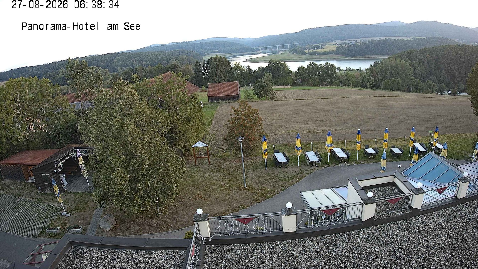 Gutenland: Panorama-Hotel am See - Blick zum Eixendorfer See
