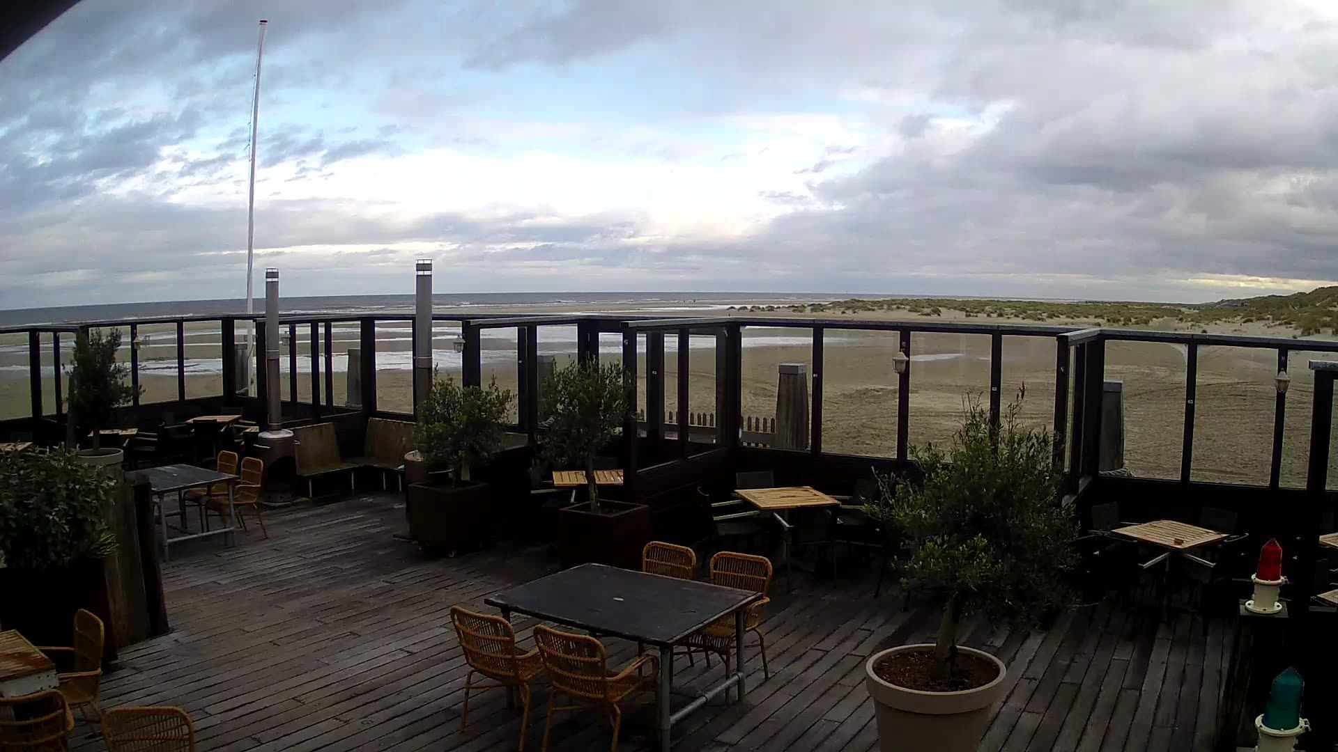 Terschelling › North: Midsland aan Zee - Terras strandpaviljoen