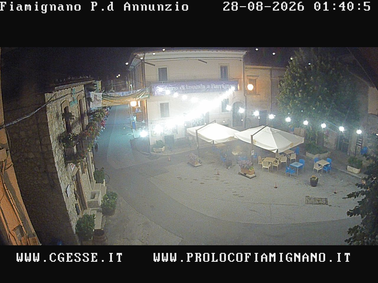Fiamignano › West: piazza di