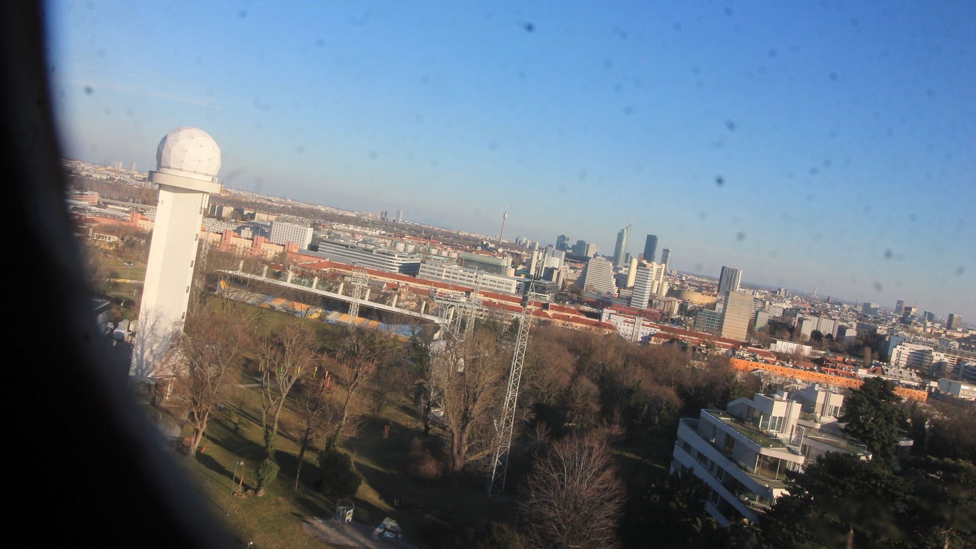 Dobling › South-West: Central Institute for Meteorology and Geodynamics - Hohe Warte Stadium - Millennium Tower - Donauturm - Vienna - Tattendorf - Steinfeld - Teesdorf - Hohe Wand - Schneeberg