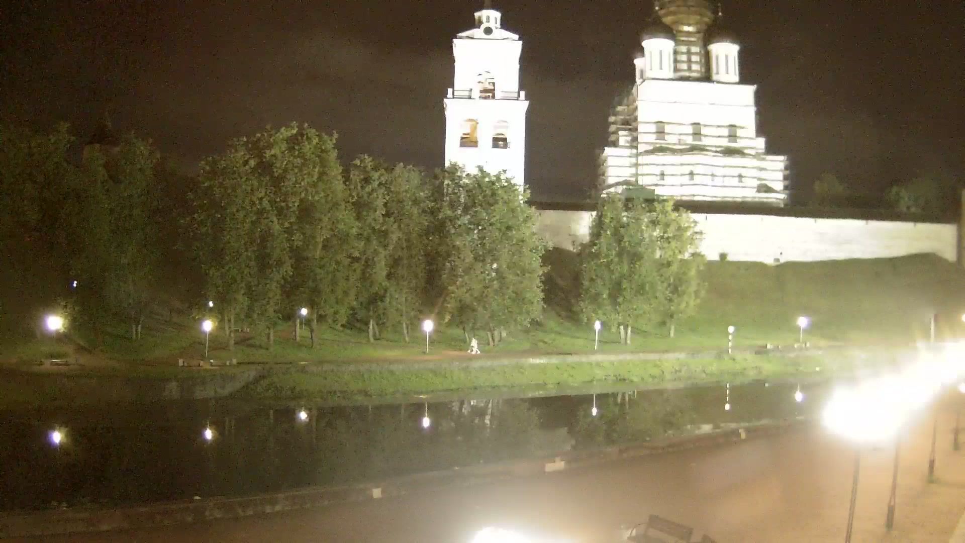 Pskov › North-West: The bell tower of Holy Trinity Cathedral - Pskov Kremlin - Pskov Krom