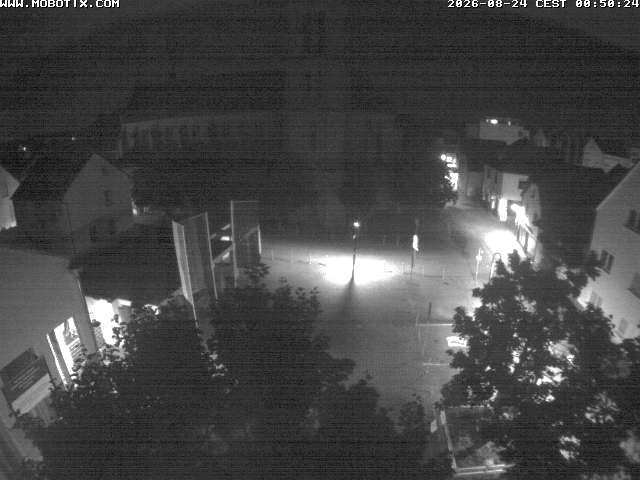 Rodgau: Platz vor dem Rathaus in - Jügesheim