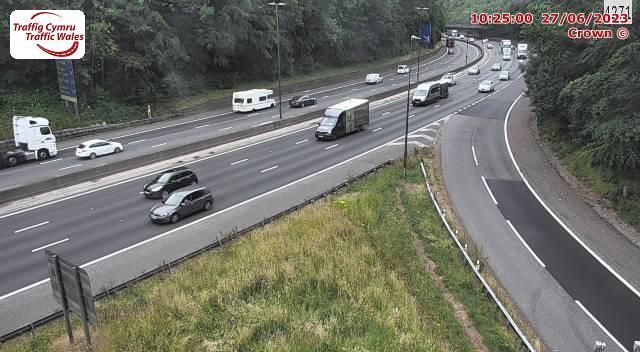 Newport: M4 eastbound between junctions 27 and 26 (High Cross and Malpas)