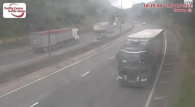 Newport: M4 westbound between junctions 27 and 28 (High Cross and Tredegar Park)