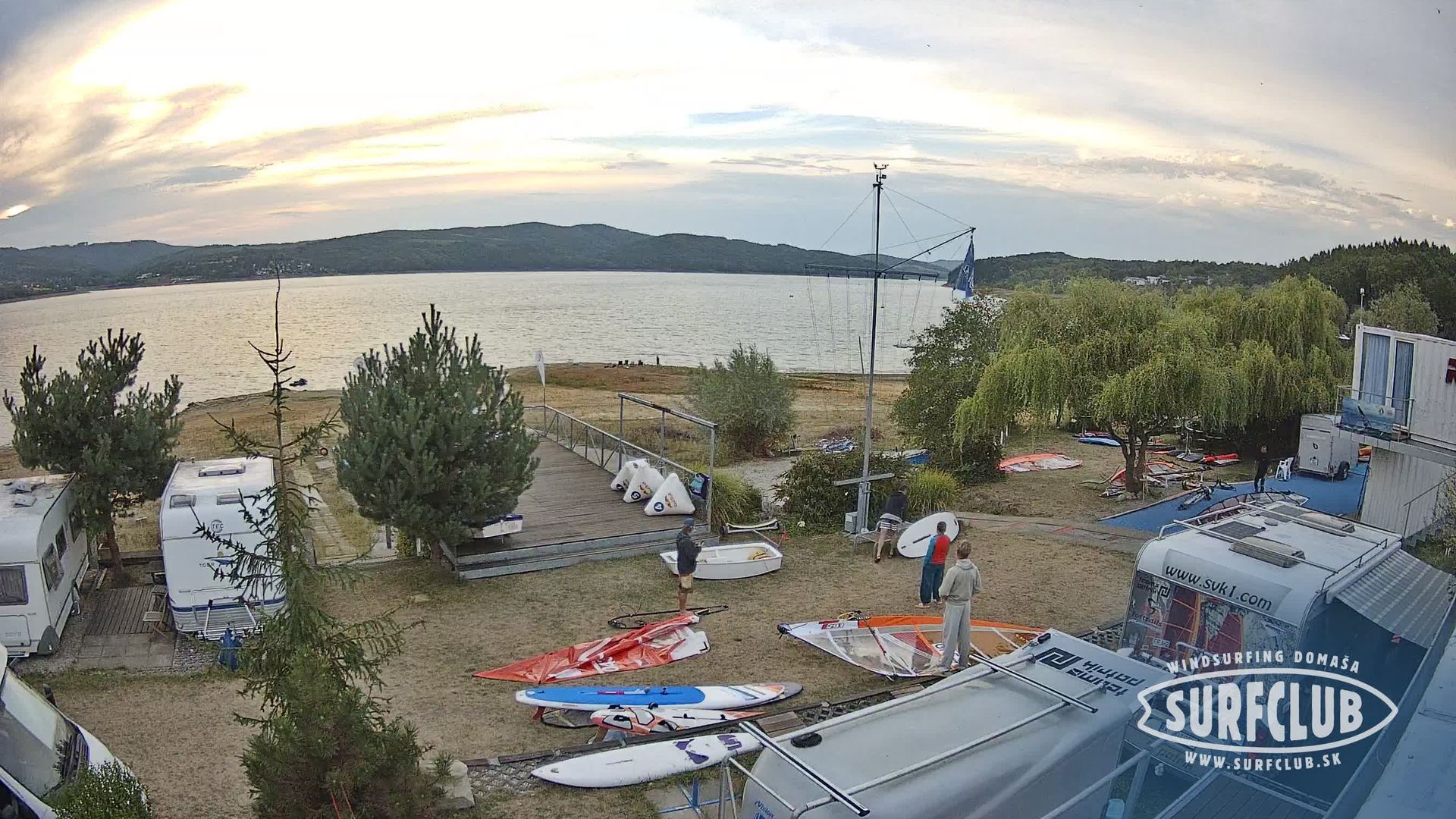 Jastrabie nad Toplou › North: Surfclub - Windsurfing Domaša - vodná nádrž Veľká Domaša