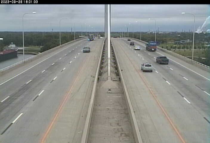 Bush Street Historic District: Skyway Bridge North Side - Looking South
