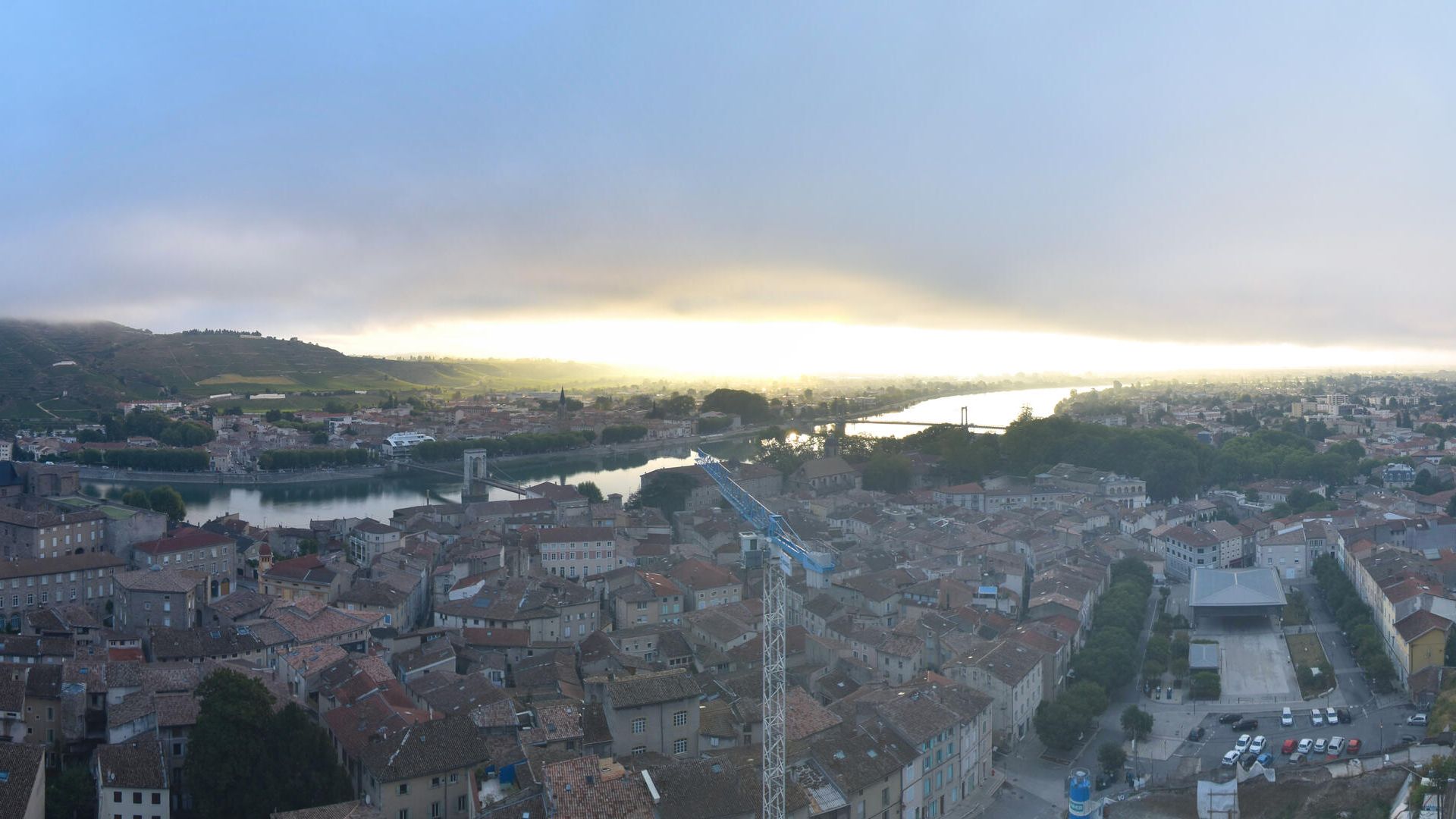 Tournon-sur-Rhone: Tournon-sur-Rhône - Tain-l'Hermitage