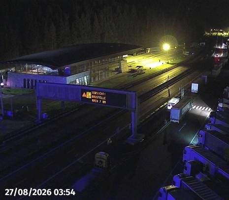 Brenner - Brennero › South: A22/E45 Brennerautobahn − Autostrada-del-Brenn., Richtung/direction: Bozen-Bolzano [km 1,00