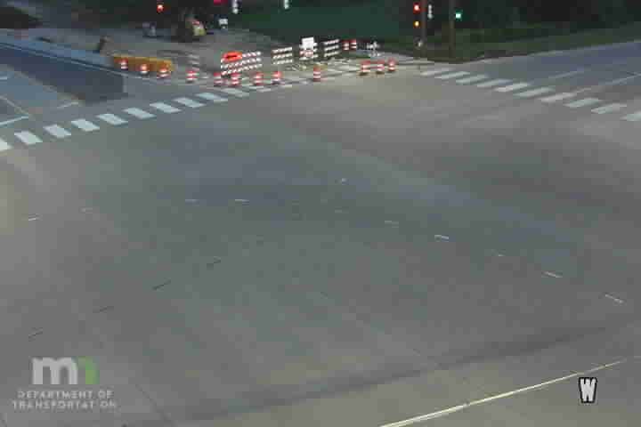 Chanhassen: MN 5: T.H.5 EB @ Century Blvd