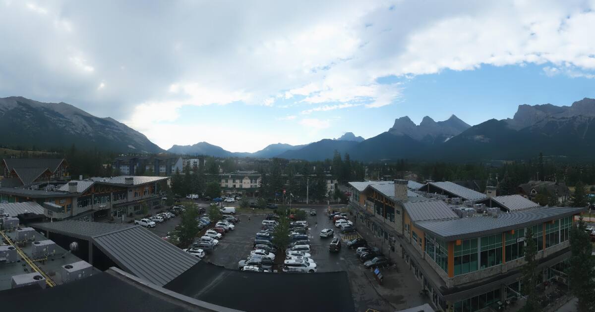 Webcam Canmore: PANOMAX The Shops of Canmore