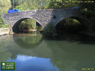 Webcam Axminster: River Axe Webcam