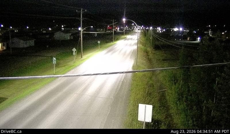 Fort St. James › North: Hwy 27 at Hill St/Greenview in - looking north