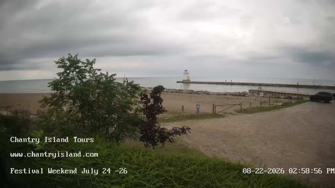 Saugeen Shores › North-West: Southampton Range Light (Lighthouse) - Southampton - Saugeen River - Southampton Harbour Hotel & Spa