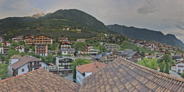 Webcam Schenna: Panocam Town Center Schenna