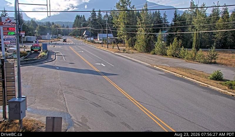 Nakusp › South: Junction of Hwy 6 and Hwy 23 in - looking south along Hwy