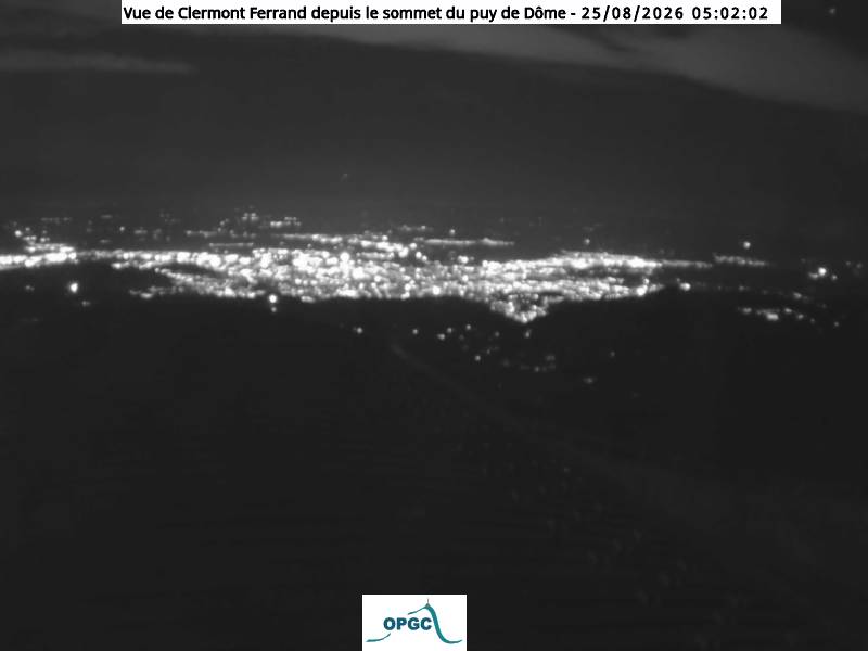 Webcam Puy de Dôme: View from the Summit