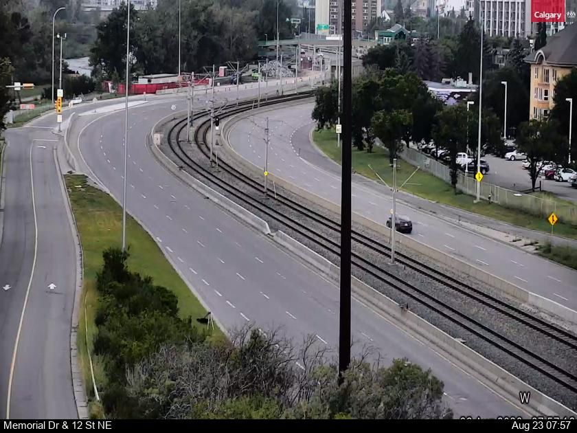 Inglewood: Memorial Drive - 12 street NE