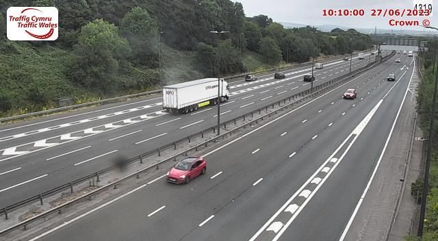 Castleton: Newport - M4 westbound between junctions 28 and 29 (Tredegar Park and)