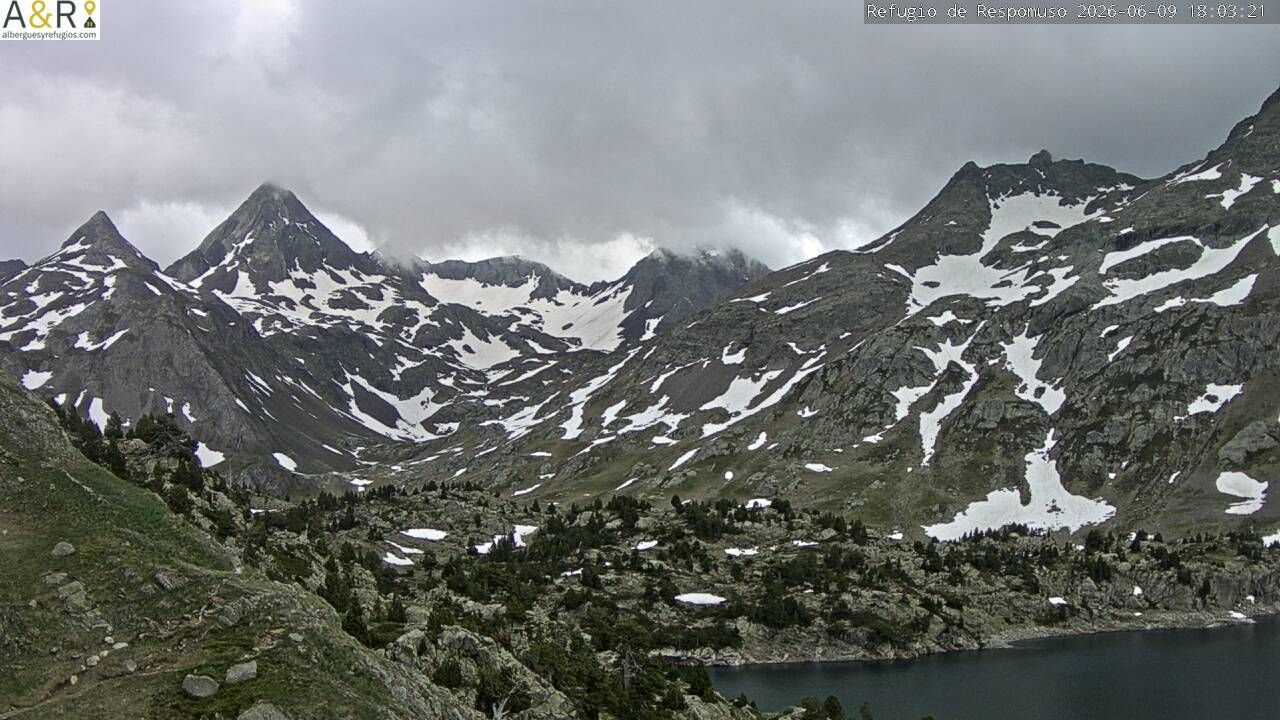 Sallent de Gallego › South-East: Refugio Respomuso