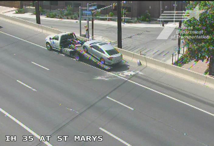 Pearl › South: IH 35 at St. Mary