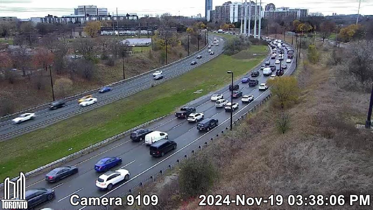 Toronto: Don Valley Parkway near Spanbridge Rd
