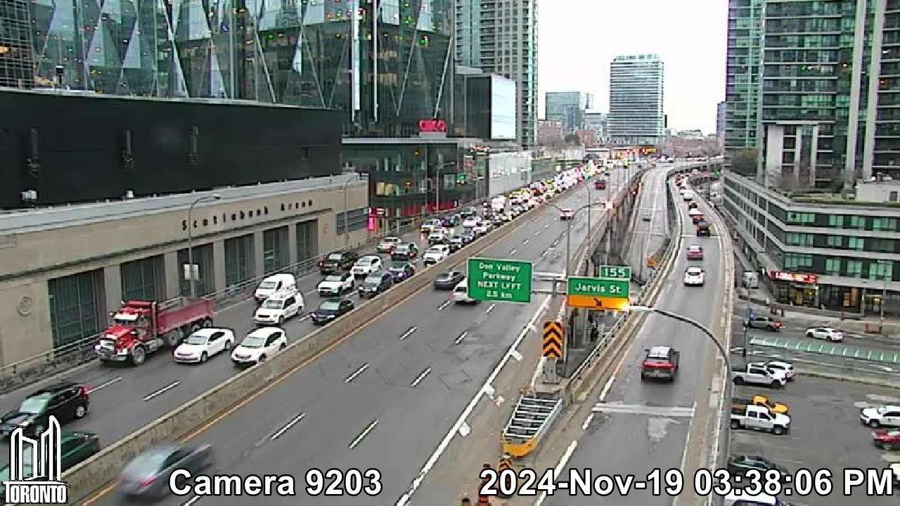 South Core: Gardiner Expwy near York St