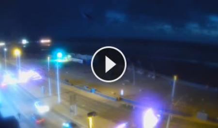 Webcam Blackpool: Promenade and Central Pier