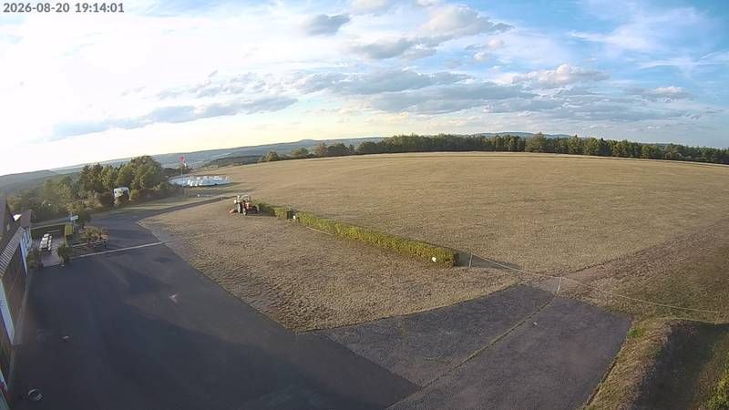 Pfaffenhausen: Flugplatz Hammelburg, Rhön