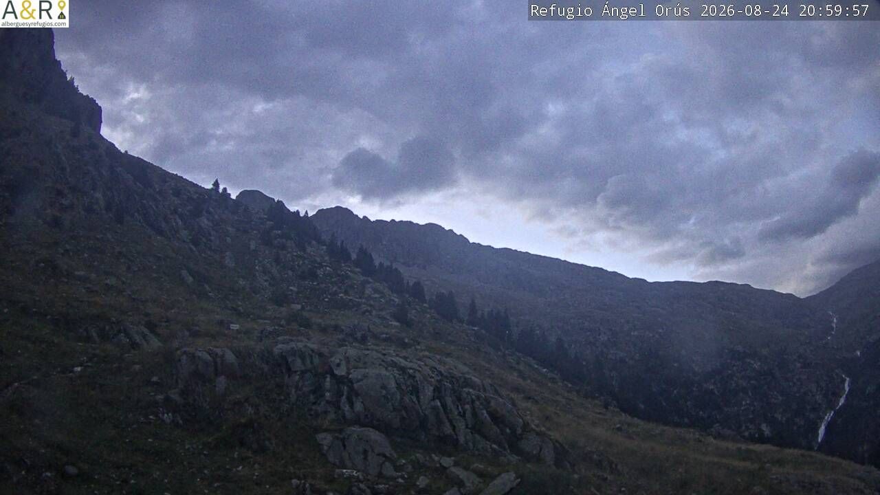 Eriste: Posets Peak from Angel Orús Refuge