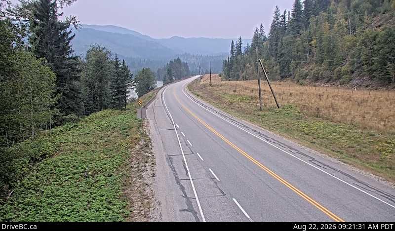 Thompson-Nicola Regional District › South: Hwy 5, about 15 km south of Avola, looking south