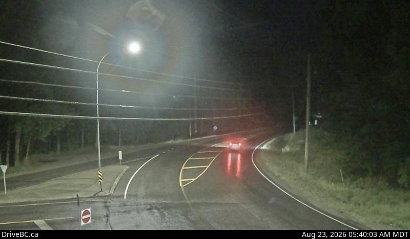Chapman Camp › South-West: Highway 95A at Black Bear Crescent, about 3 km south of Kimberley looking southwest