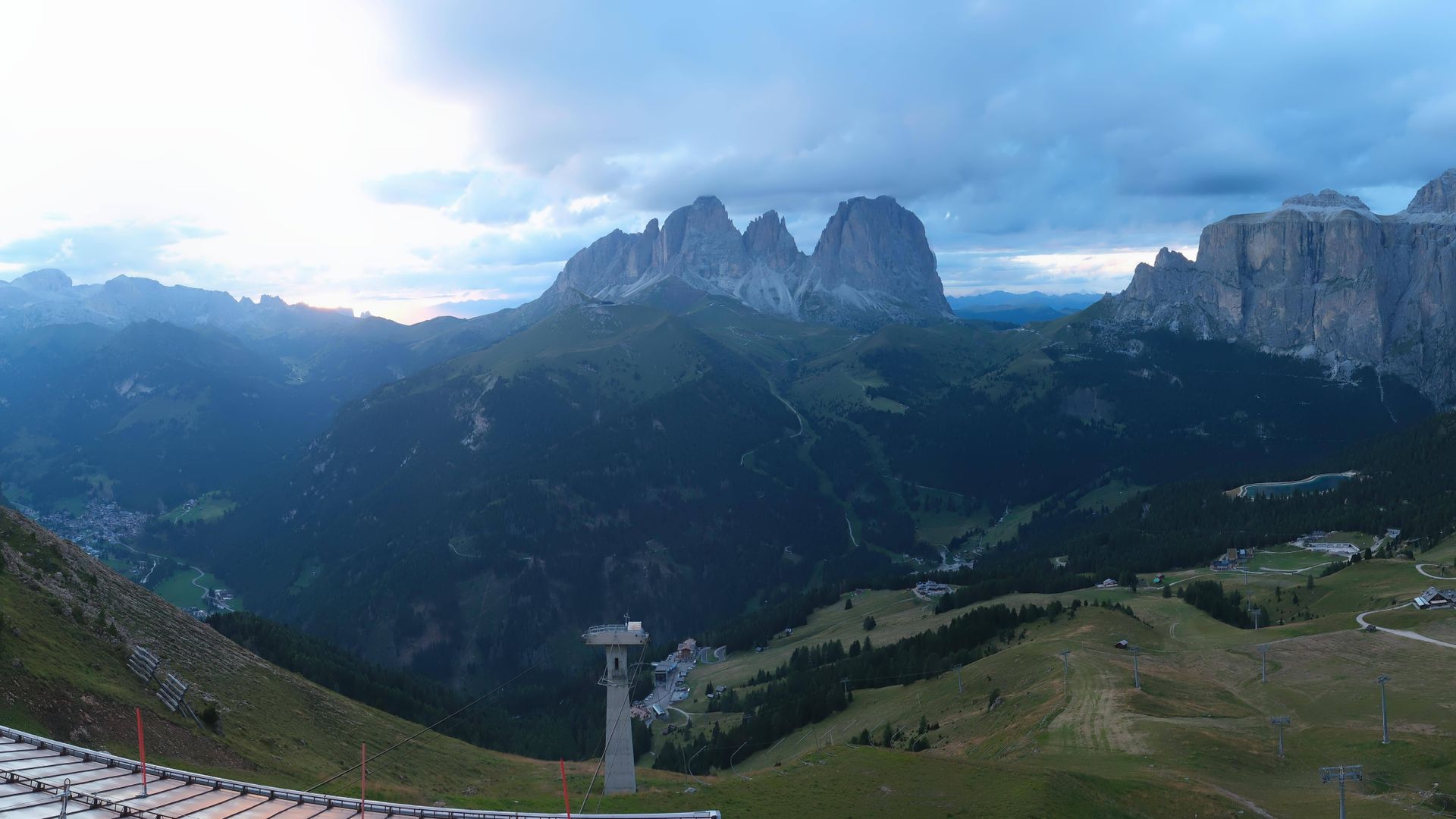 Selva - Wolkenstein - Selva di Val Gardena: Sella Pass