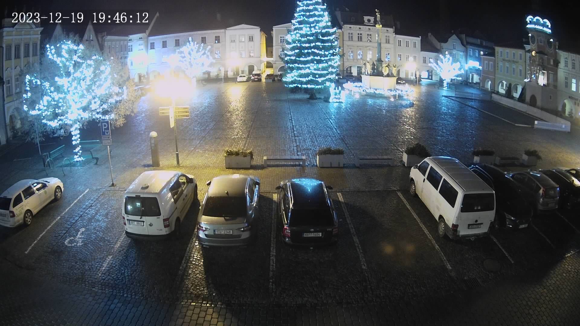 Hostinne › South-East: Náměstí