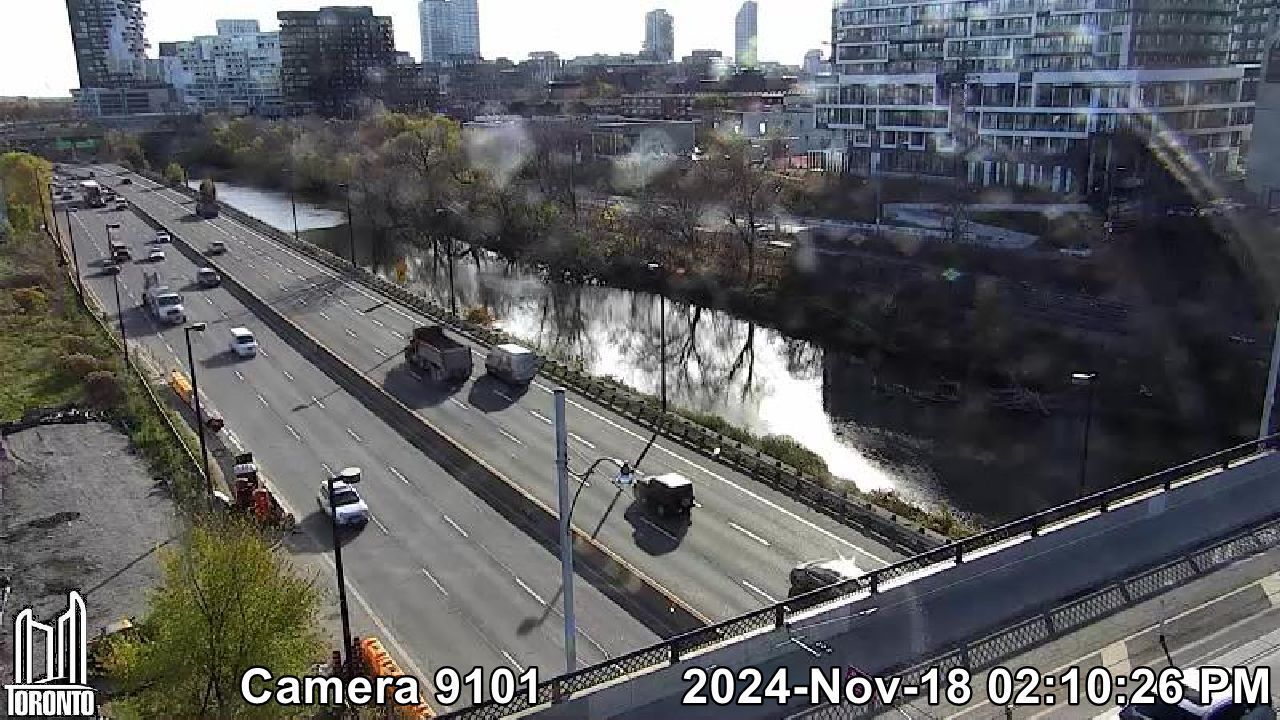 East Chinatown: Don Valley Parkway near Dundas St
