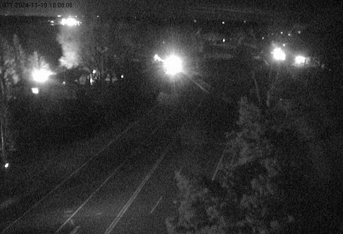 Glenora: Hwy 33 at Mountain Rd