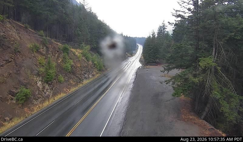 Boothroyd 8A › North: Hwy 1 at Jackass Mountain summit, between Boston Bar and Lytton, looking north