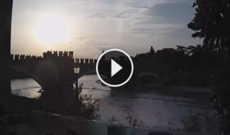 Webcam Verona: Castelvecchio Bridge