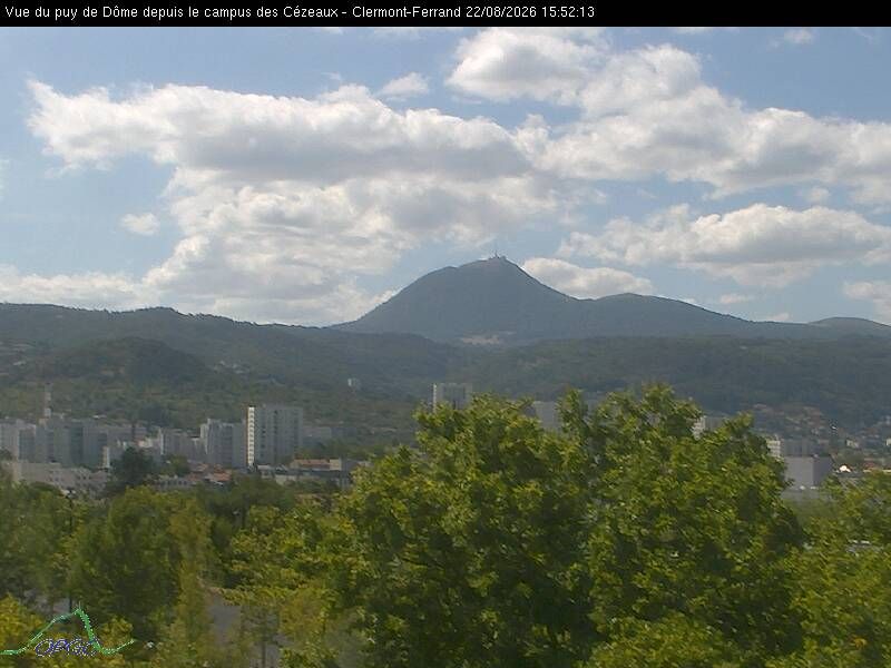 Clermont-Ferrand: Vue du puy de Dôme depuis Clermont Ferrand