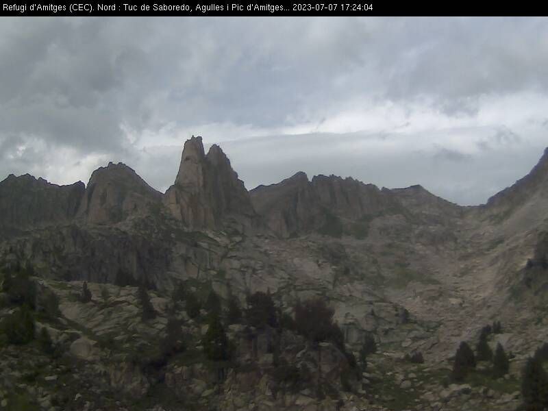 Espot: Saboredo Peak from Amitges Ref