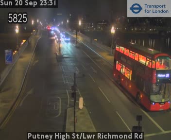 Putney High St/Lwr Richmond Rd Putney Bridge Southside - Viewing North